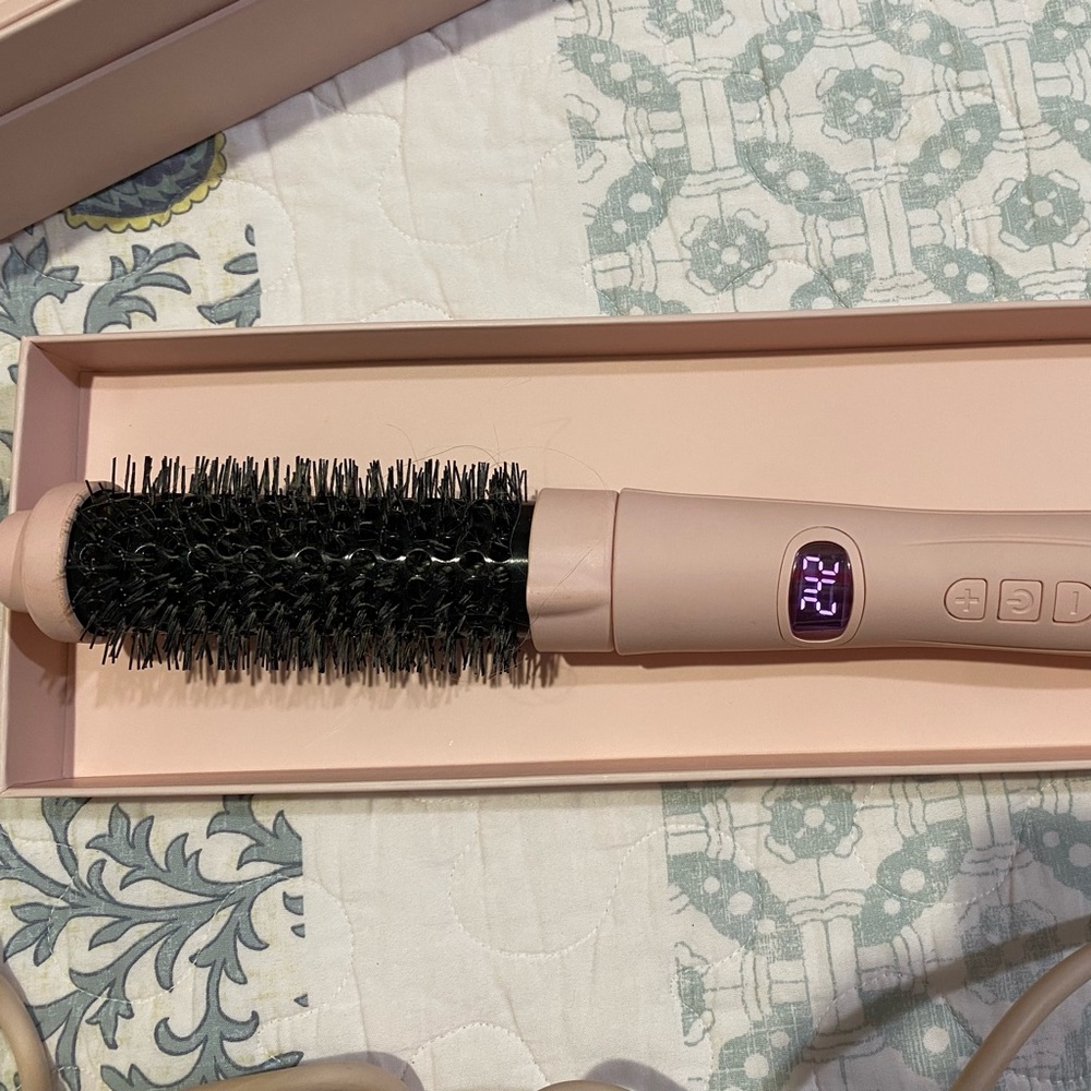Lange Pink and Black Hair Styling Tool